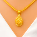 Chic Netted 22k Gold Oval Pendant 