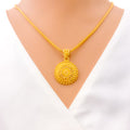 classy-shimmering-22k-gold-pendant-set