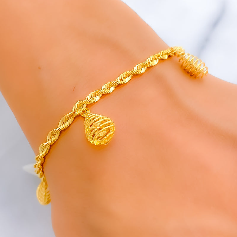 modish-fancy-22k-gold-charm-bracelet
