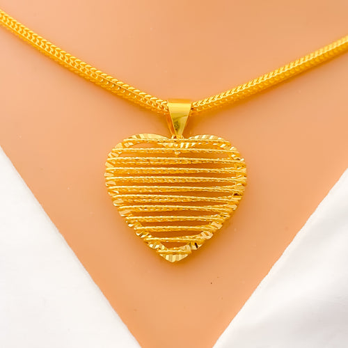 Attractive Fashionable 22k Gold Heart Pendant 