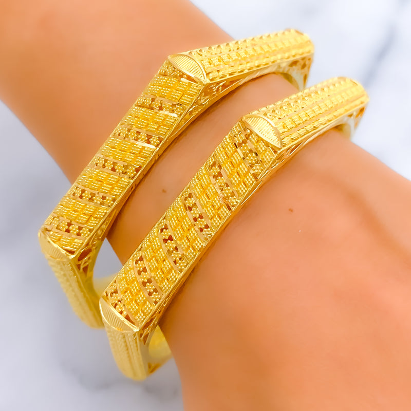 extravagant-decorative-22k-gold-bangle-pair
