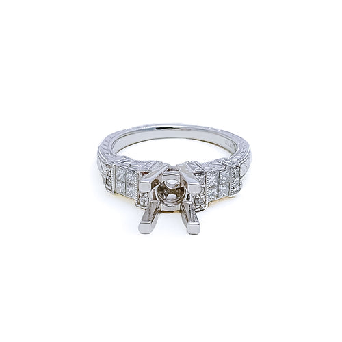 Glistening 18K Gold + Diamond Setting