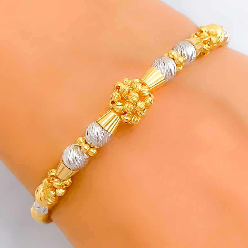 Impeccable Dynamic 22k Gold Bangle Bracelet 