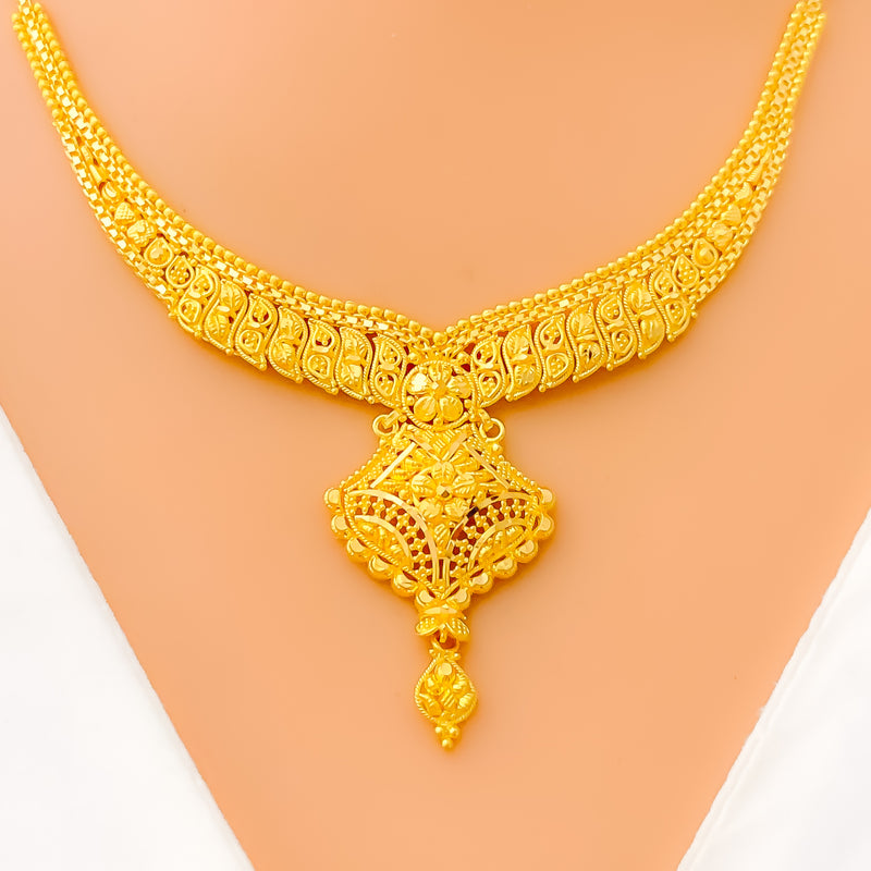 Impeccable Floral 22k Gold Necklace Set 