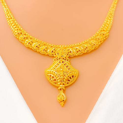 Mesmerizing Ornamental 22k Gold Necklace Set 