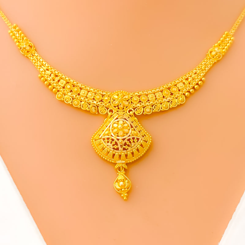 Fascinating Fanned 22k Gold Necklace Set