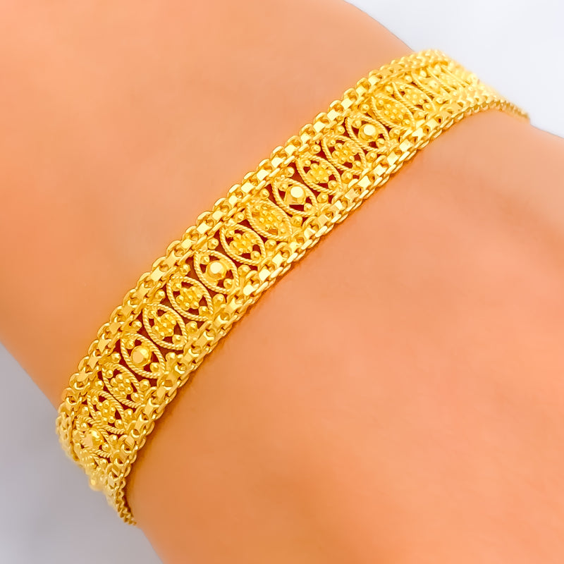 sleek-ethereal-22k-gold-bracelet