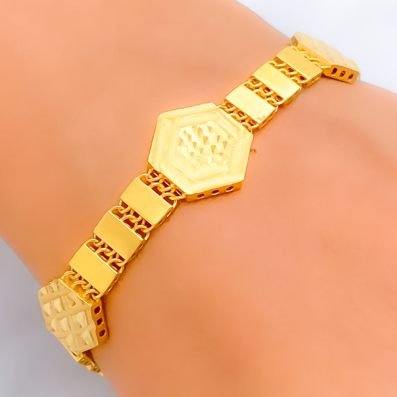 timeless-radiant-22k-gold-bracelet