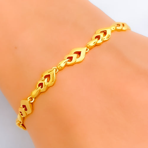 radiant-bold-22k-gold-bracelet