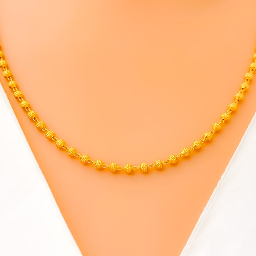 dainty-dazzling-22k-gold-necklace