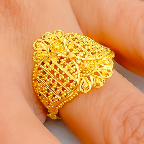 Graceful Netted Floral 22K Gold Ring 