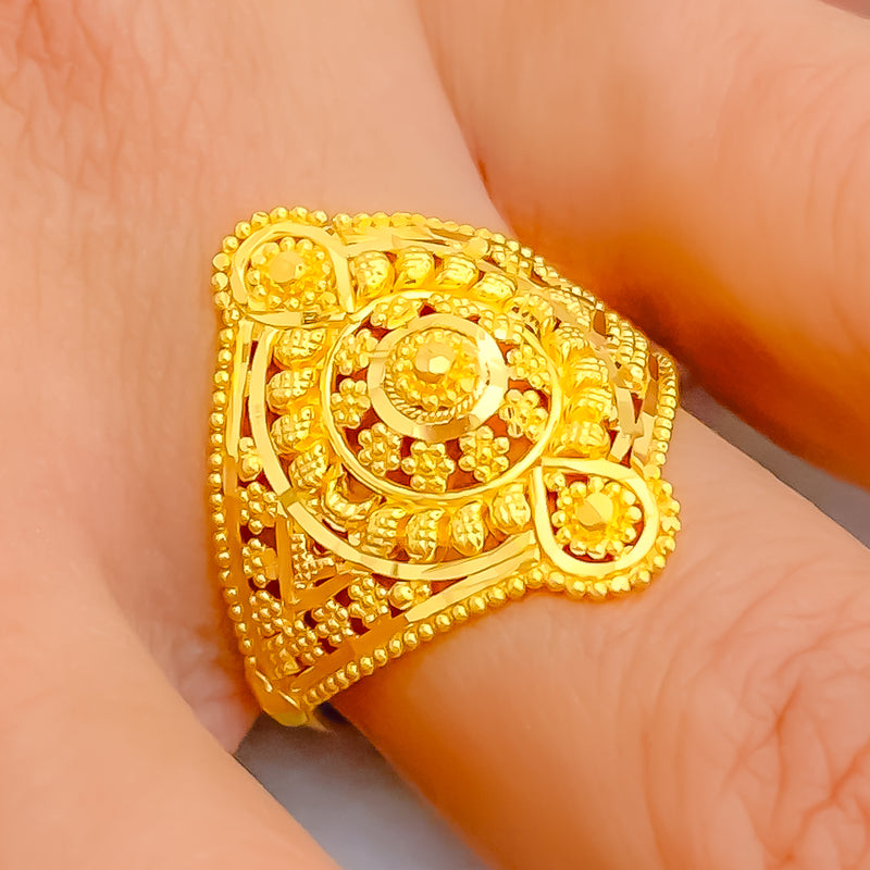 Mesmerizing Ornamental 22K Gold Ring 
