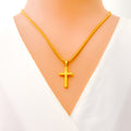 rich-everyday-22k-gold-cross-pendant