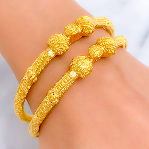 royal-lustrous-22k-gold-pipe-bangles