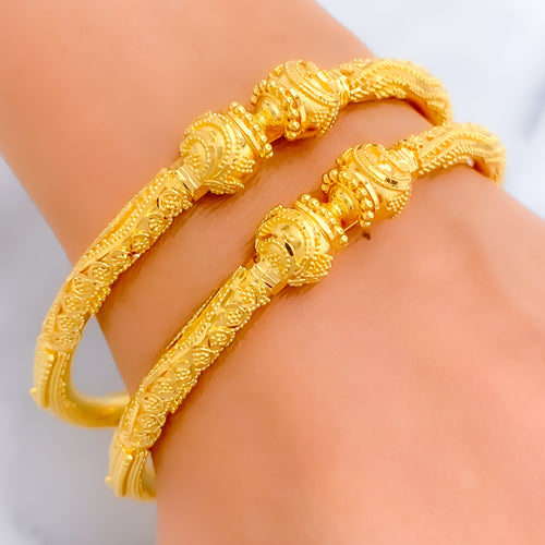 majestic-timeless-22k-gold-pipe-bangles