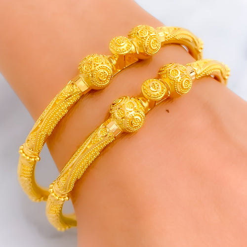 gleaming-artistic-22k-gold-pipe-bangles