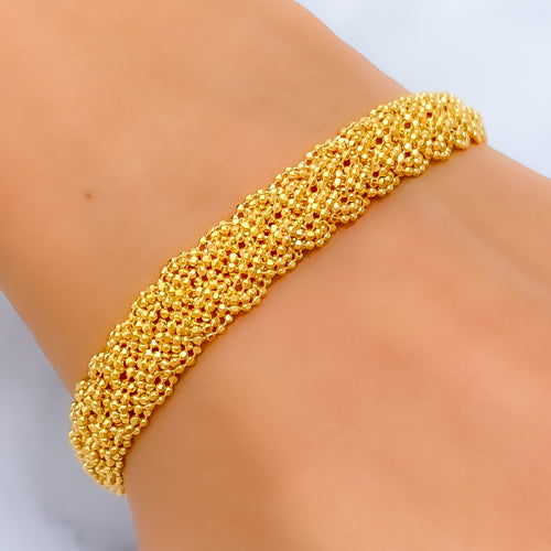 glimmering-sophisticated-22k-gold-bracelet