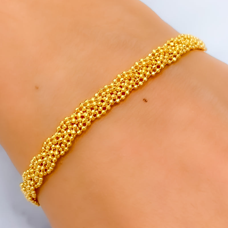 vibrant-delightful-22k-gold-bracelet