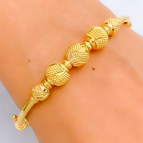 Charming Graduating 22k Gold Bangle Bracelet