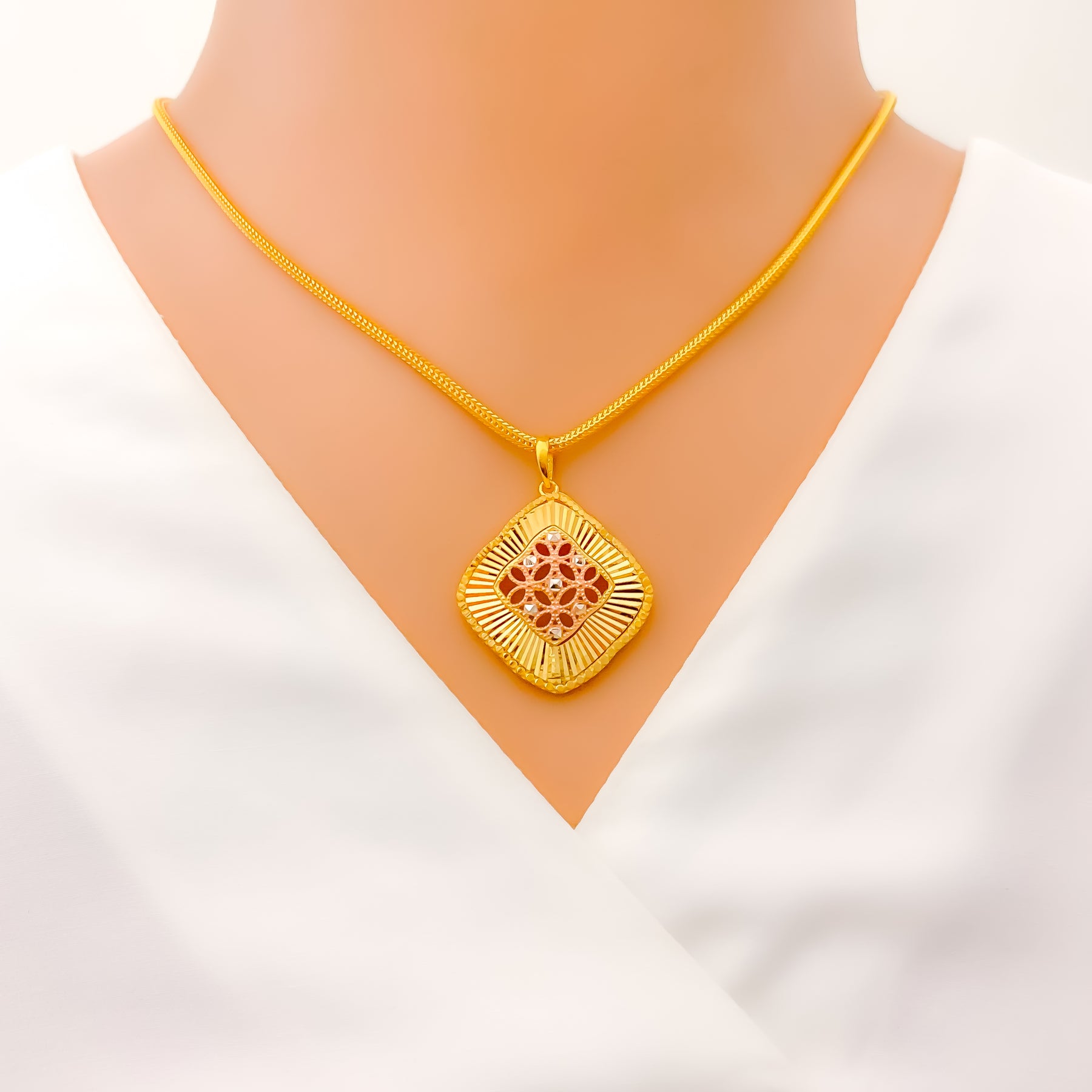Fashionable Fancy 22K Gold Heart Pendant Set – Andaaz Jewelers