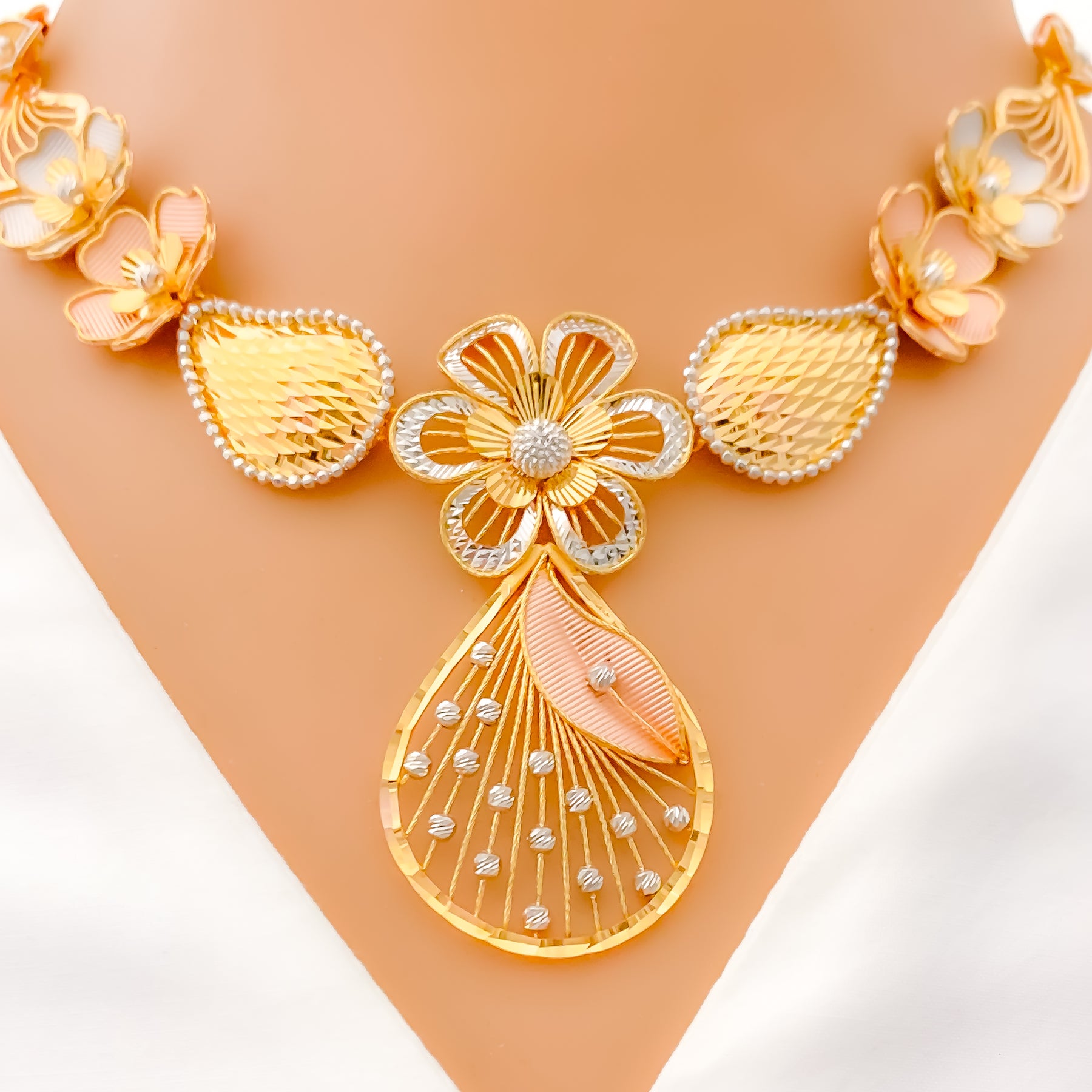 Fancy Gold R Flower Dazzling Fancy Floral 22k Gold Necklace Set – Andaaz Jewelers