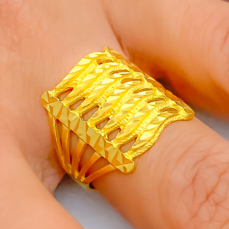 Regal Timeless Glowing 22k Gold Ring