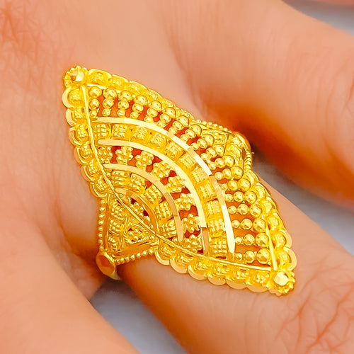 Tasteful Dressy 22K Gold Ring