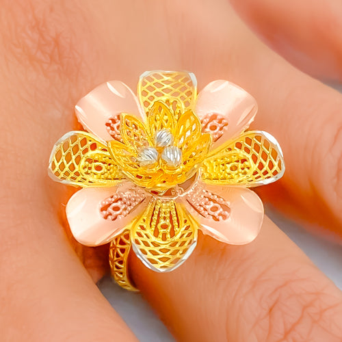 Charming Polished 22k Fancy Floral Gold Ring