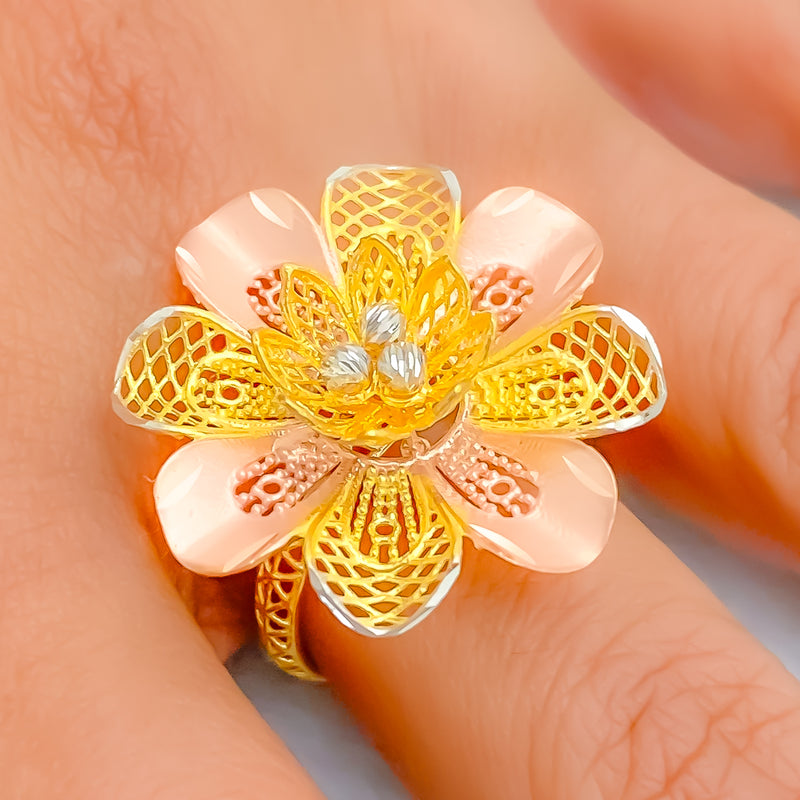 Charming Polished 22k Fancy Floral Gold Ring