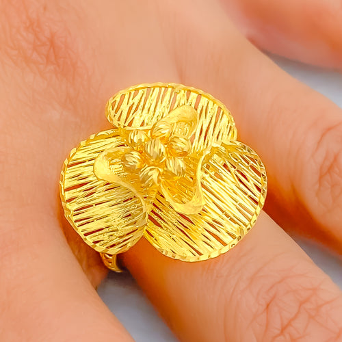 Decorative Chic 22k Fancy Floral Gold Ring 