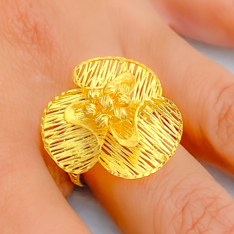 Decorative Chic 22k Fancy Floral Gold Ring 