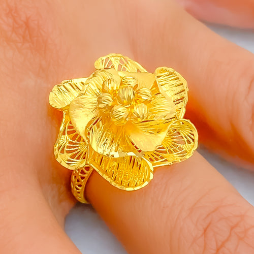 Delightful Lush 22k Fancy Floral Gold Ring 