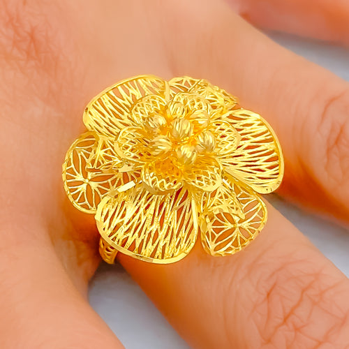 Twinkling Fashionable 22k Fancy Floral Gold Ring 