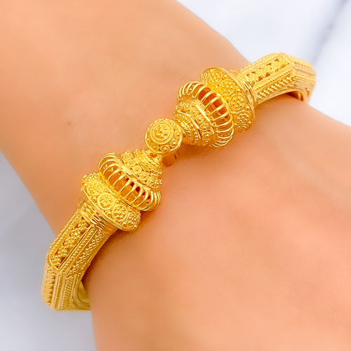 Magnificent Fancy Netted 22k Gold Screw Bangle