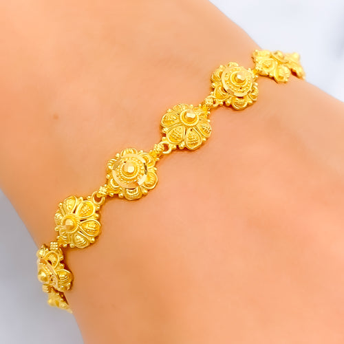 decorative-flower-lined-22k-gold-bracelet