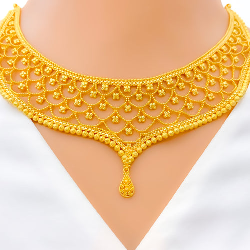 Graceful Laced 22k Gold V Necklace Set