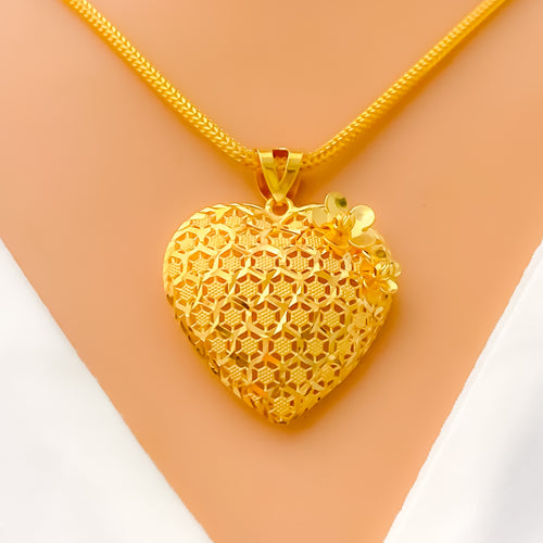 Fashionable Fancy 22K Gold Heart Pendant Set