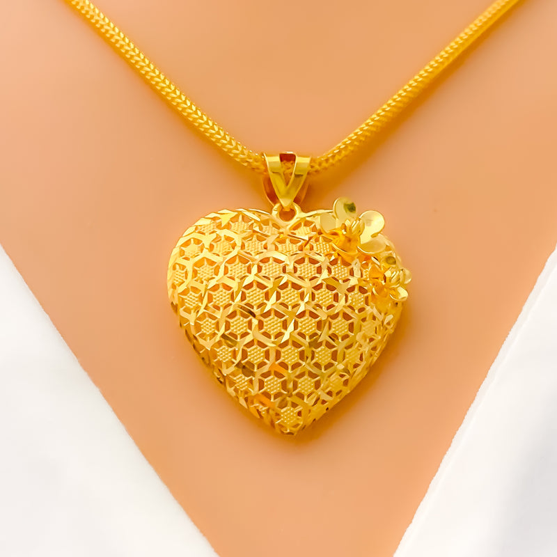 Fashionable Fancy 22K Gold Heart Pendant Set