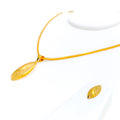 Rich Oval 22K Gold Pendant Set