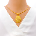 sophisticated-vibrant-22k-gold-pendant-set
