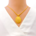 luxurious-oval-22k-gold-pendant-set