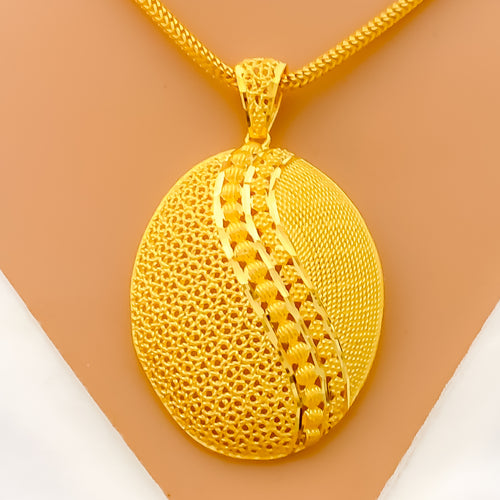 luxurious-oval-22k-gold-pendant-set