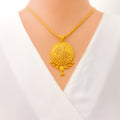 Ornamental Gleaming 22k Gold Round Pendant Set 
