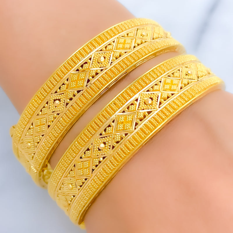 Graceful Lavish Striped 22k Gold Screw Bangles