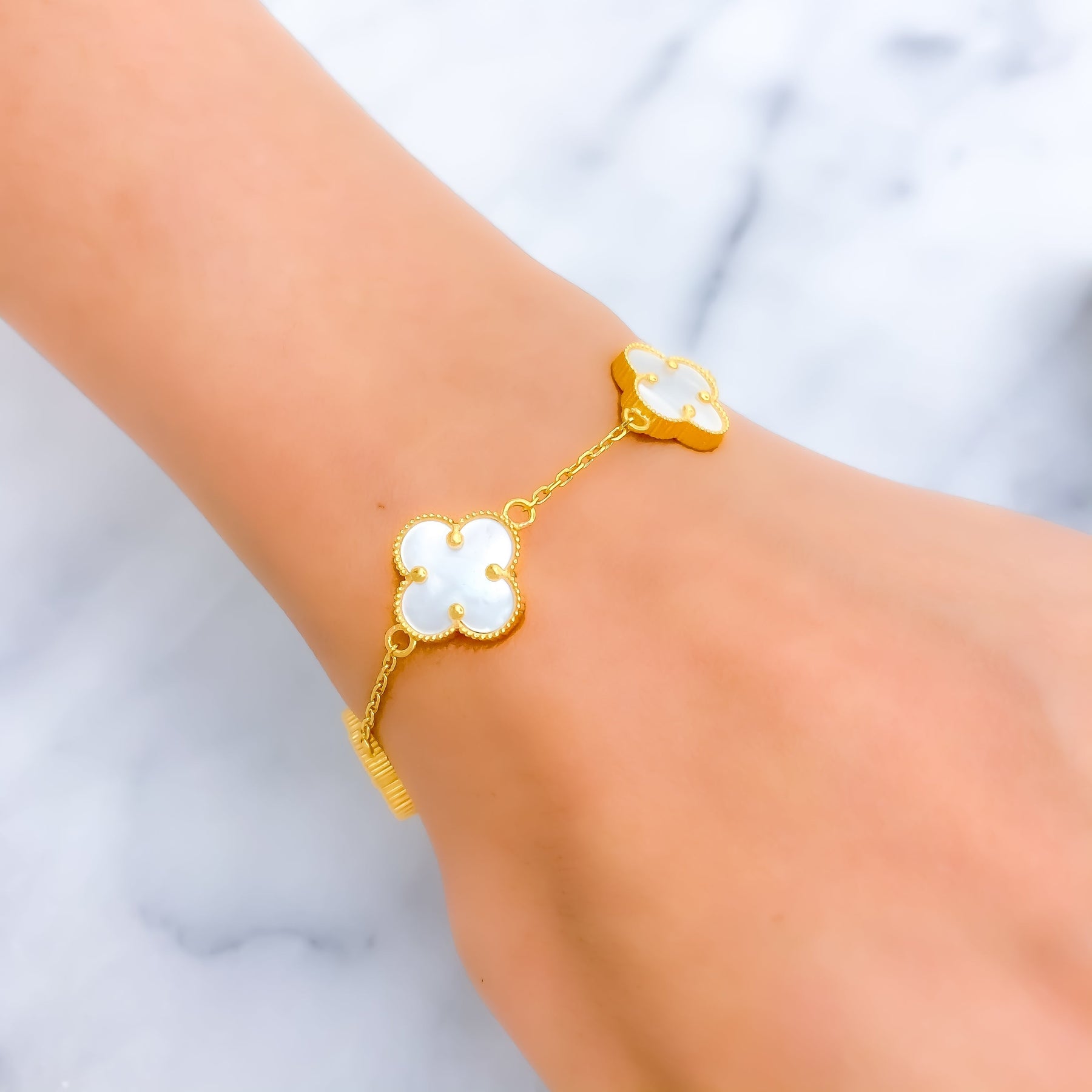 Four Leaf Clover bracelet, Mother of Pearl bracelet, flower