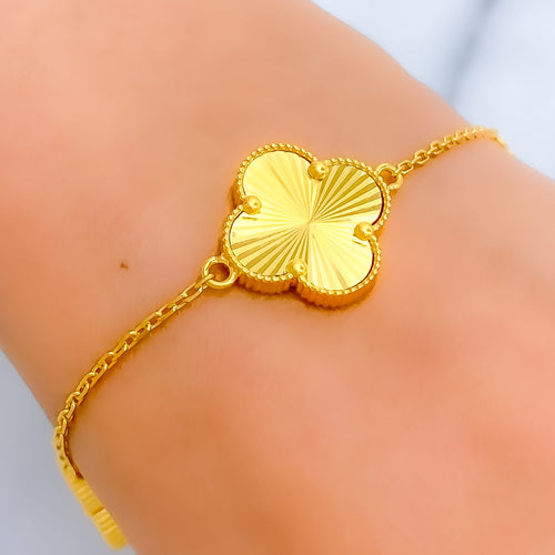 Shiny Shimmering 21k Gold Clover Bracelet 