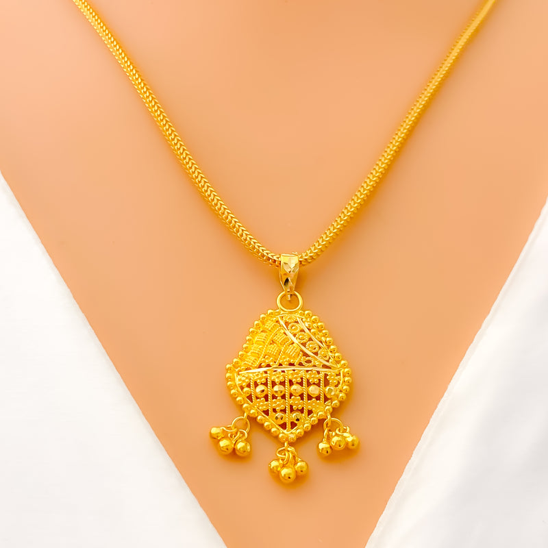 Delightful Dressy Posh 22k Gold Pendant Set 
