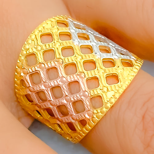 Elegant Netted 21K Gold Ring 