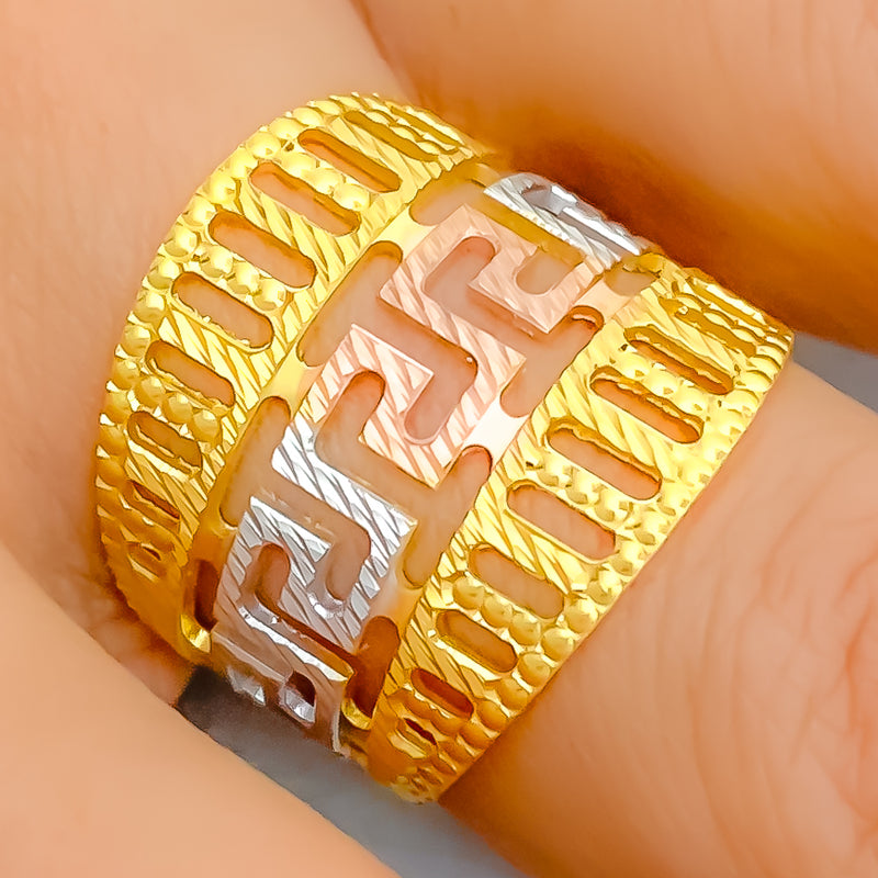 Trendy Striped 21K Gold Ring 