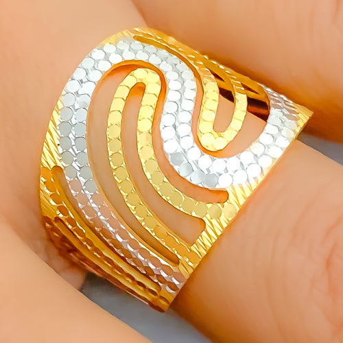 Alternating Two-Tone 21K Gold Curved Ring 